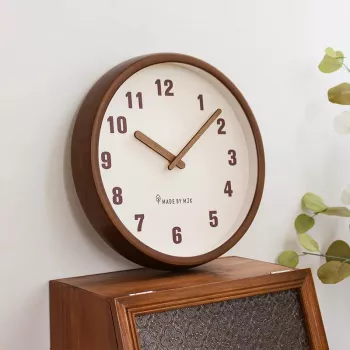 Silent Quartz Solid Wood Wall Clock for Modern-Retro Rooms