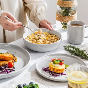 16-Piece Stoneware Dinnerware Set: Mugs, Plates & Bowls